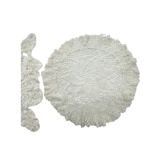 Doilies Handmade Unique Crocheted Vintage Doily 1950’s lot. 2 Pieces - Picture 4 of 7